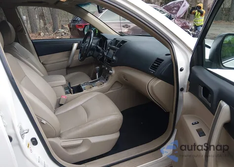 2013 Toyota Highlander Se V6 z USA, uszkodzony, nr VIN 5TDBK3EHXDS255048